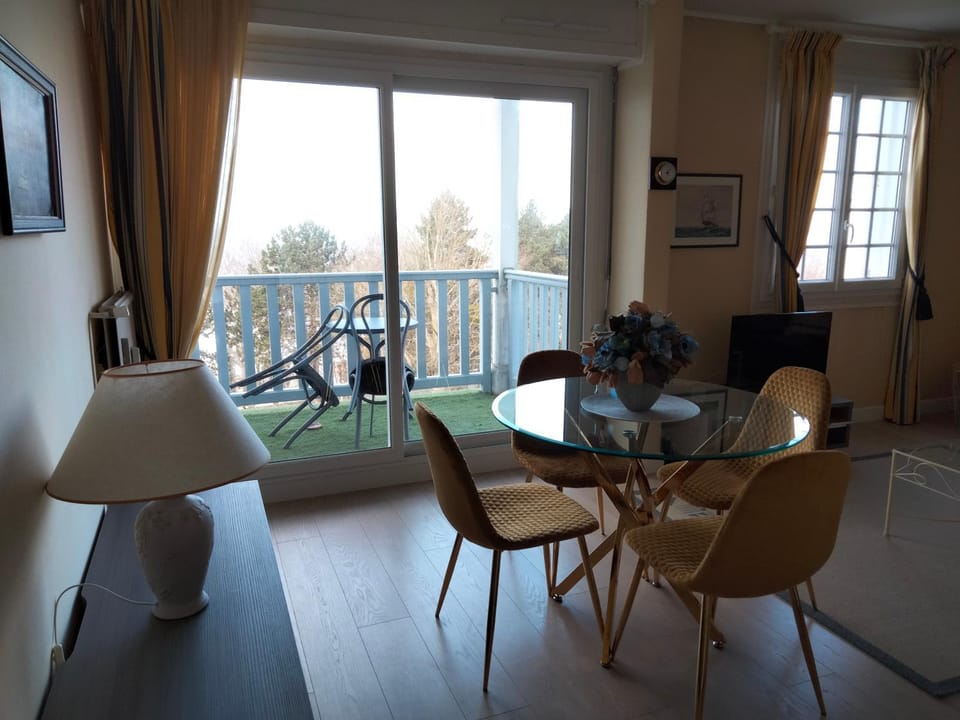 couchers de soleil en normandie Apartment in Trouville-sur-Mer