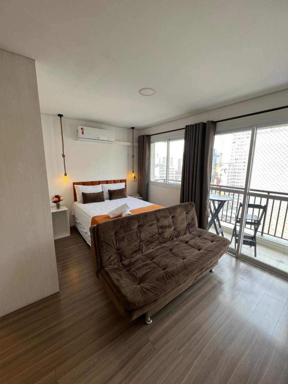 Bed, View (from property/room), Living room, Photo of the whole room, Seating area, Bedroom