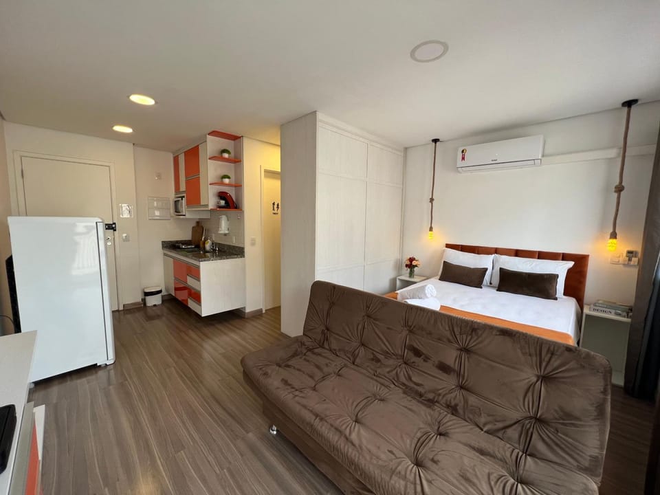 Bed, Kitchen or kitchenette, Photo of the whole room, Seating area, Bedroom, air conditioner
