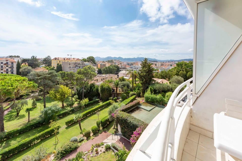 Balcony/Terrace, Garden view