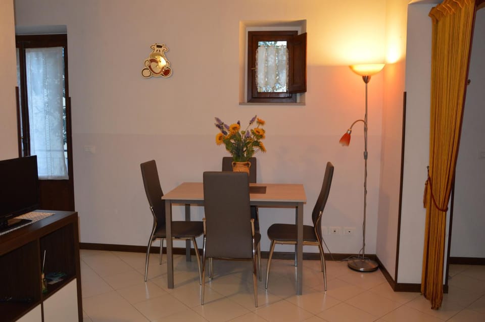 TV and multimedia, Seating area, locker
