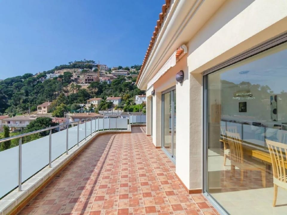 Balcony/Terrace, Mountain view