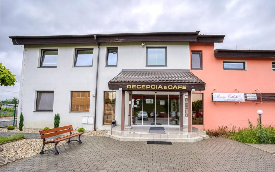 Property building, Facade/entrance, Property logo or sign