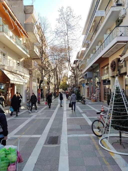 Neighbourhood, Street view, Shopping Area