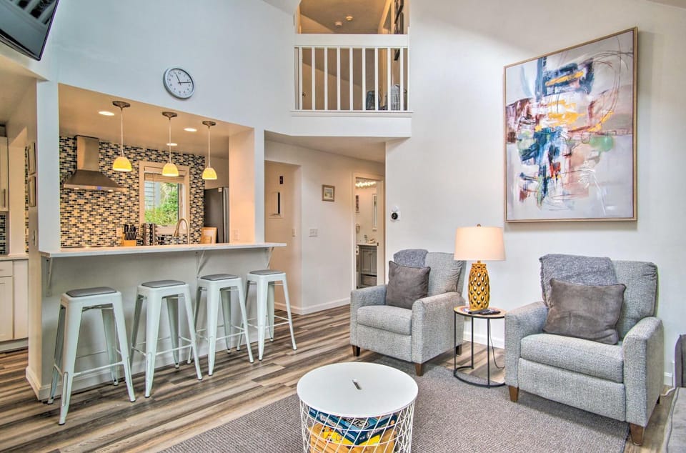 Bright, Coastal Mashpee Condo Near the Commons House in New Seabury