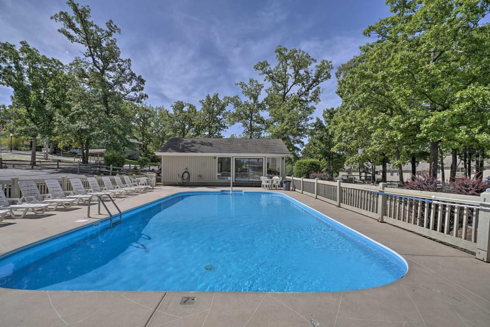 3 Pools! Lake-View Family Condo in Osage Beach House in Osage Beach