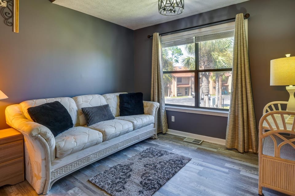 Walk to Beach: PCB Condo w/ Oceanfront Pool Access House in Long Beach