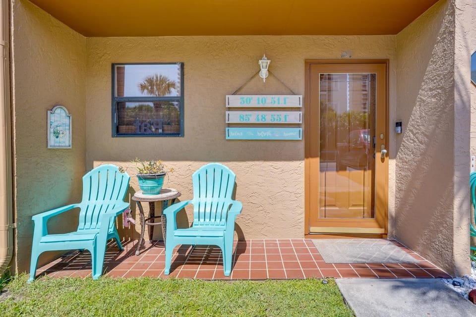 Walk to Beach: PCB Condo w/ Oceanfront Pool Access House in Long Beach