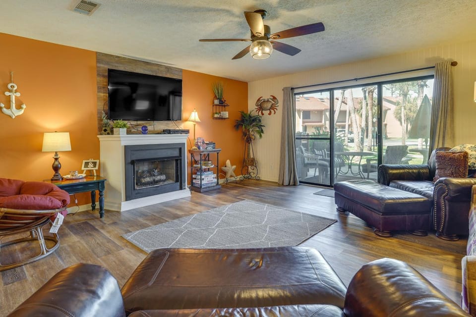 Walk to Beach: PCB Condo w/ Oceanfront Pool Access House in Long Beach