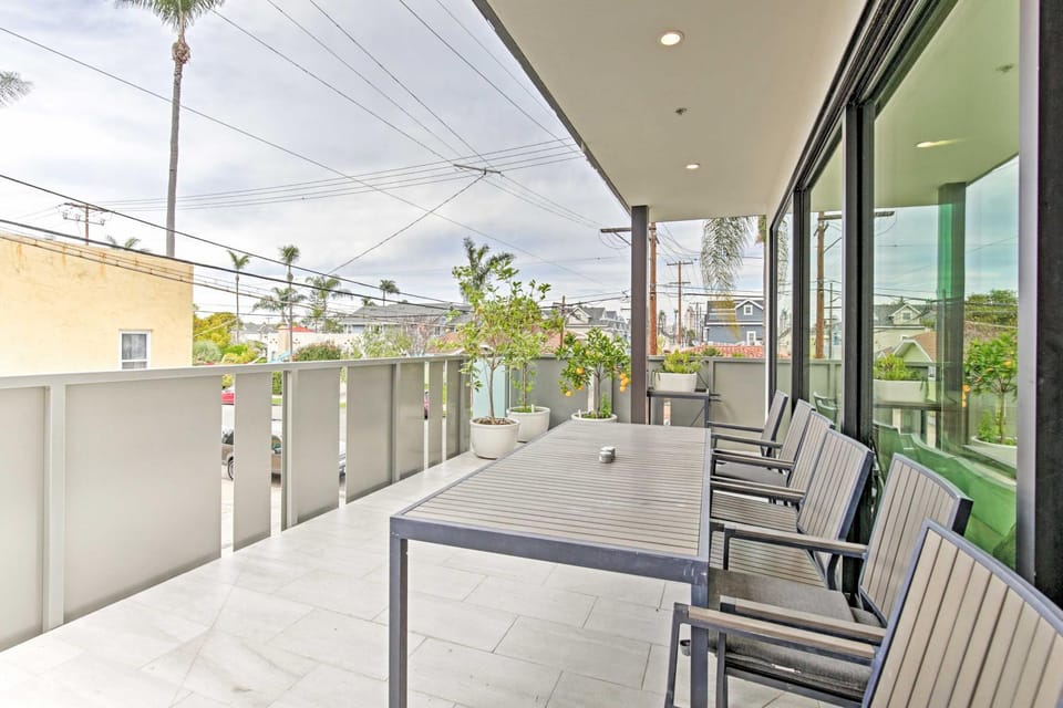 Chic Coronado Retreat w/ Patio & 4 Cruiser Bikes! House in Point Loma