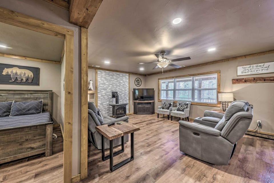 Ruidoso Cabin w/ Patio - Walk to Midtown! Cabin in Ruidoso