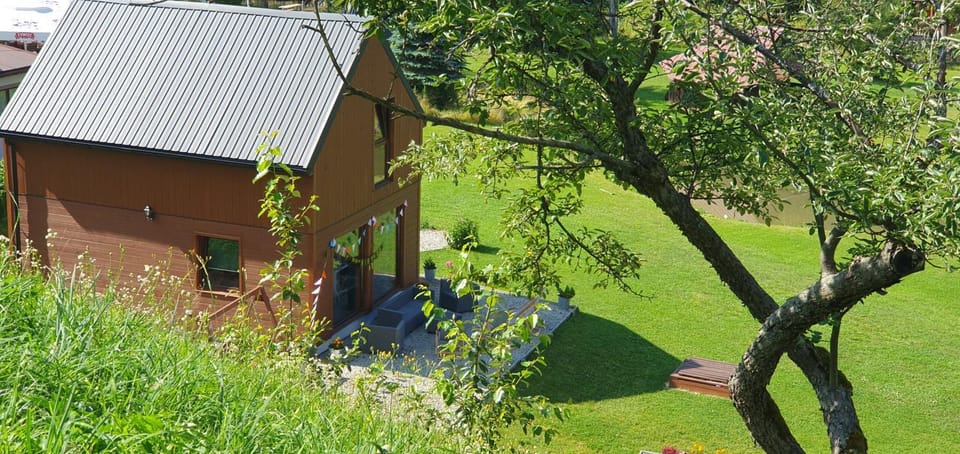 Property building, Spring, Off site, Day, Natural landscape, Summer, Children play ground, Garden, Garden view, Location, furniture