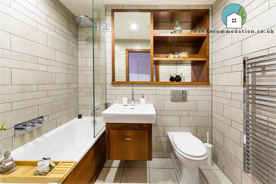 Shower, Toilet, Bathroom, Bath, towels