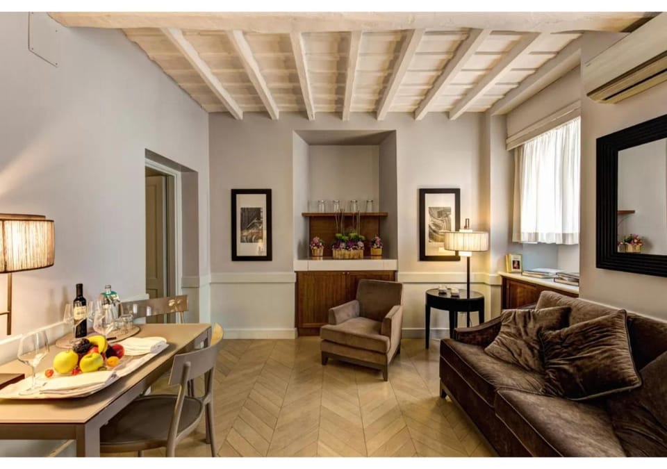 Living room, Dining area, locker, air conditioner