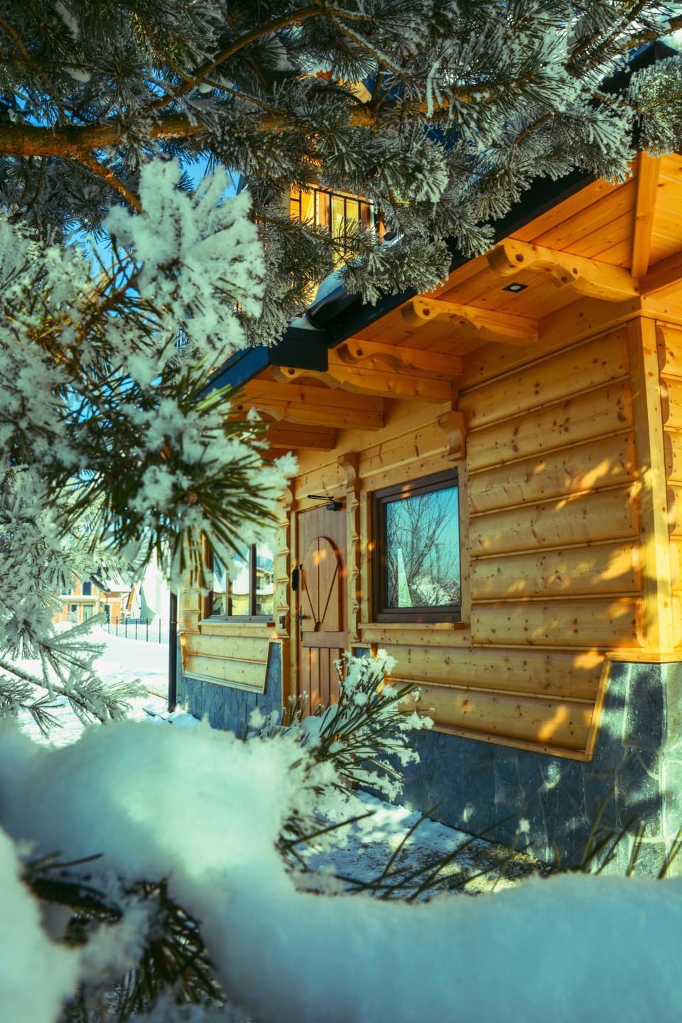 Facade/entrance, Winter