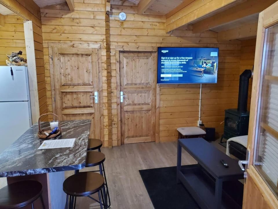 2 bedroom Retreat Cottage on Muskoka Shores House in Seguin