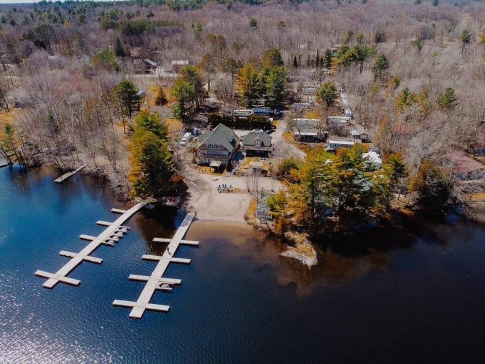 LakeSide Cottage On Muskoka Shores House in Seguin