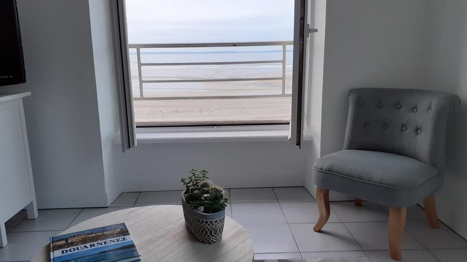 Living room, Sea view