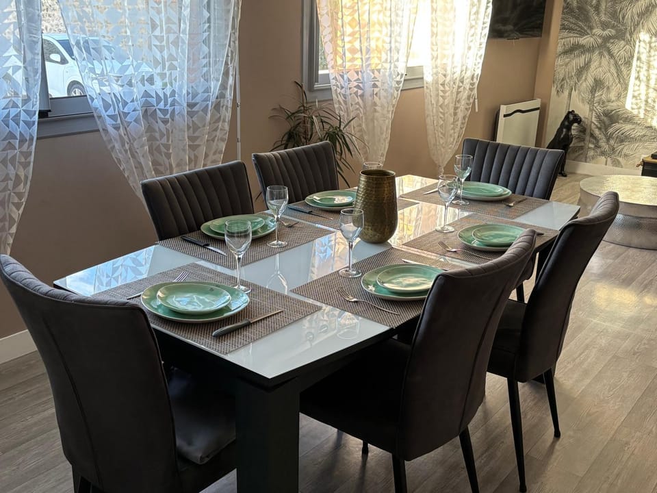 Fécamp, Etretat, Yport, joli appartement tout près de la plage et de la gare, vous pouvez me contacter sur Les gîtes de SoleilMapou Apartment in Normandy