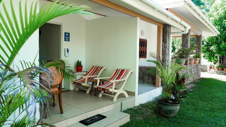Patio, Facade/entrance