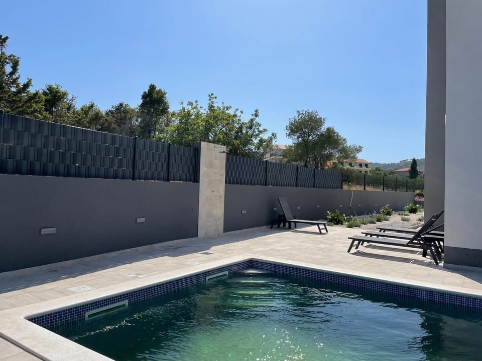 Day, Pool view, Swimming pool, sunbed