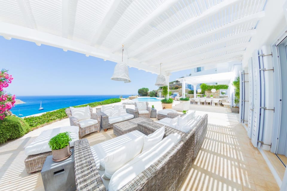 Day, Natural landscape, View (from property/room), View (from property/room), Balcony/Terrace, Living room, Seating area, Sea view, Sea view, Swimming pool, sunbed