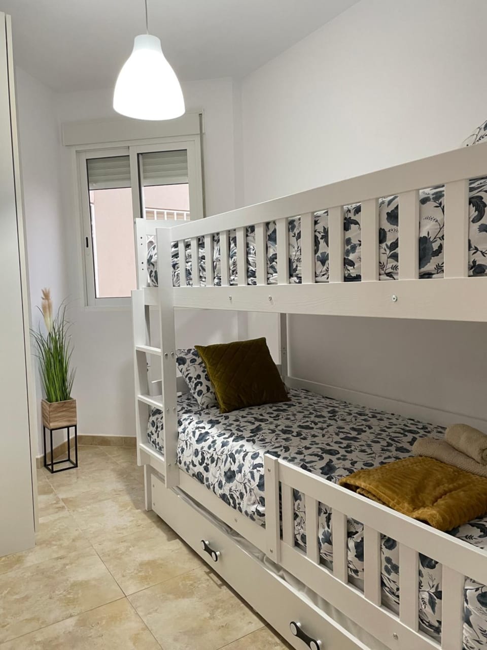 Bed, Photo of the whole room, Bedroom, bunk bed