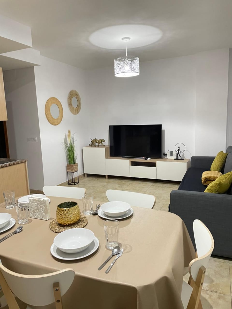 TV and multimedia, Kitchen or kitchenette, Living room, Dining area