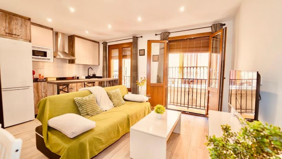 PRECIOSO PISO EN PLENO CENTRO Con PARKING OPCIONAL Apartment in Granada