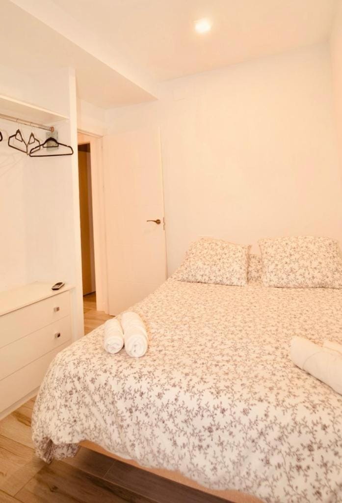PRECIOSO PISO EN PLENO CENTRO Con PARKING OPCIONAL Apartment in Granada