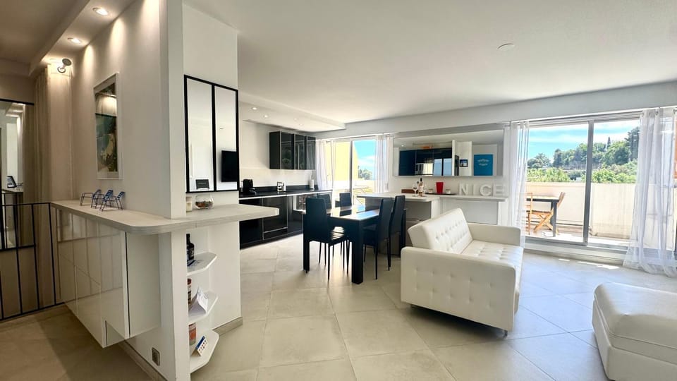 Kitchen or kitchenette, Living room, Dining area