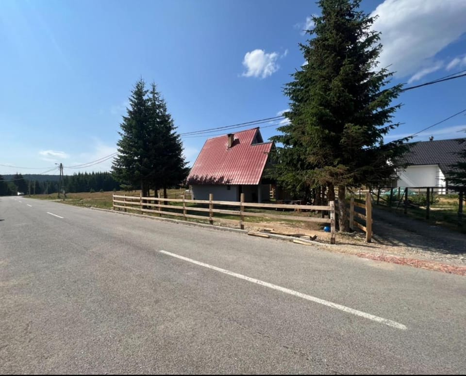 Vikendica Golija House in Serbia