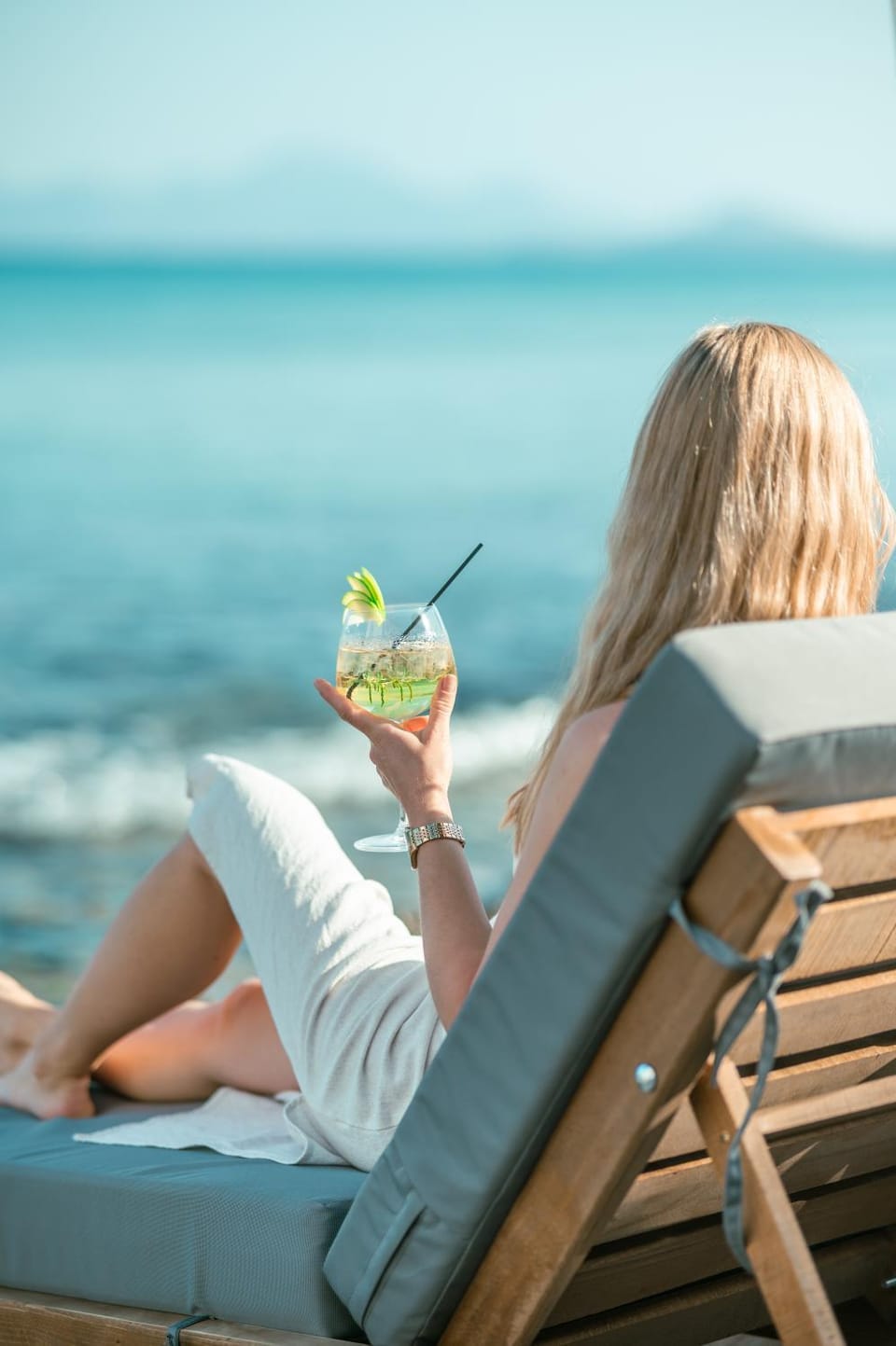 Day, Food and drinks, Beach, Guests, Sea view, Drinks