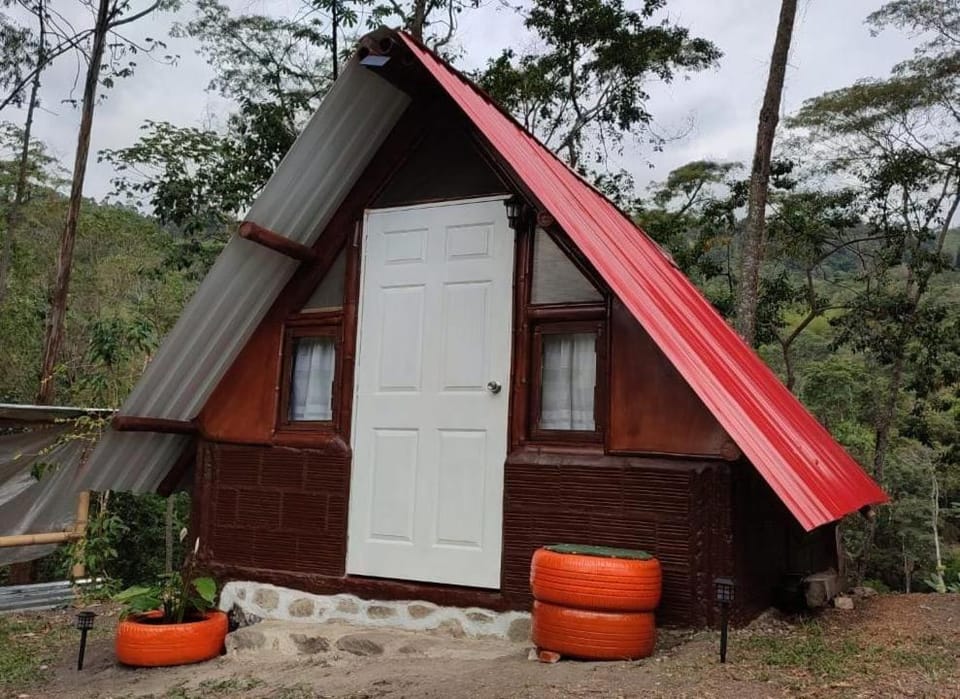 Refugio los naranjales Campground/ 
RV Resort in Cundinamarca, Colombia