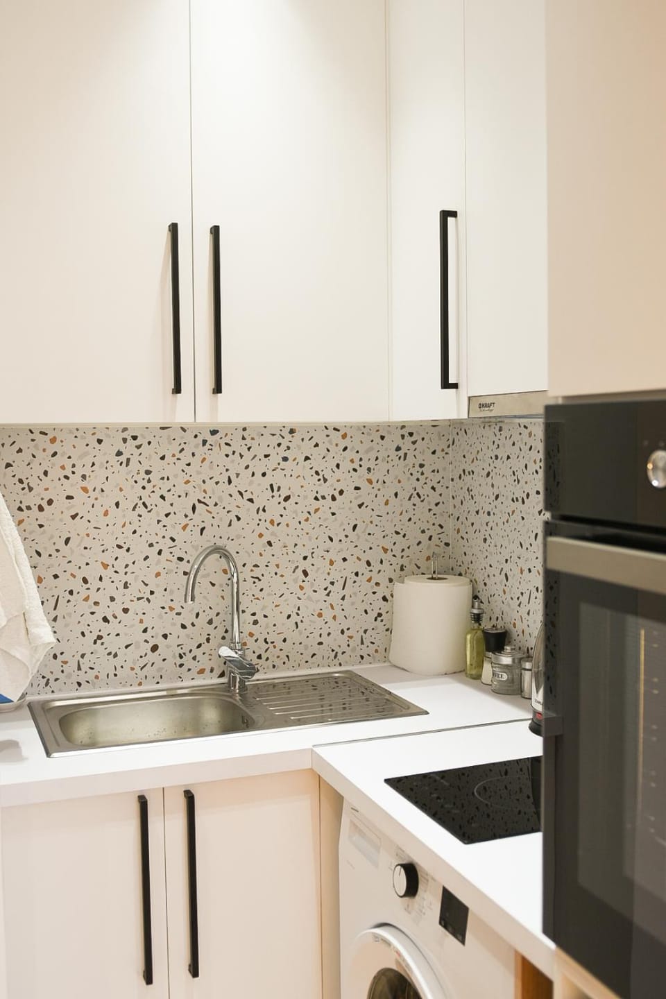 Matisse No1 - City Center Studio Apartment in Tirana