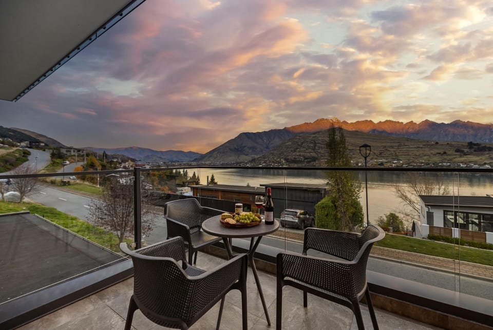 St Matthews Views Walter House in Queenstown
