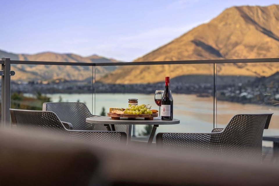 St Matthews Views Walter House in Queenstown