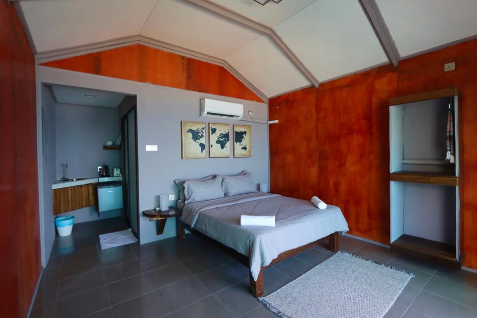 Photo of the whole room, Bedroom, air conditioner