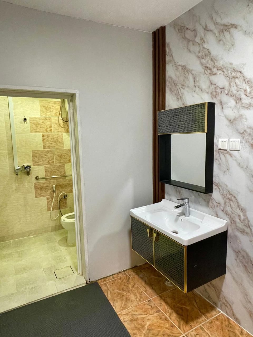 Shower, Toilet, Bathroom