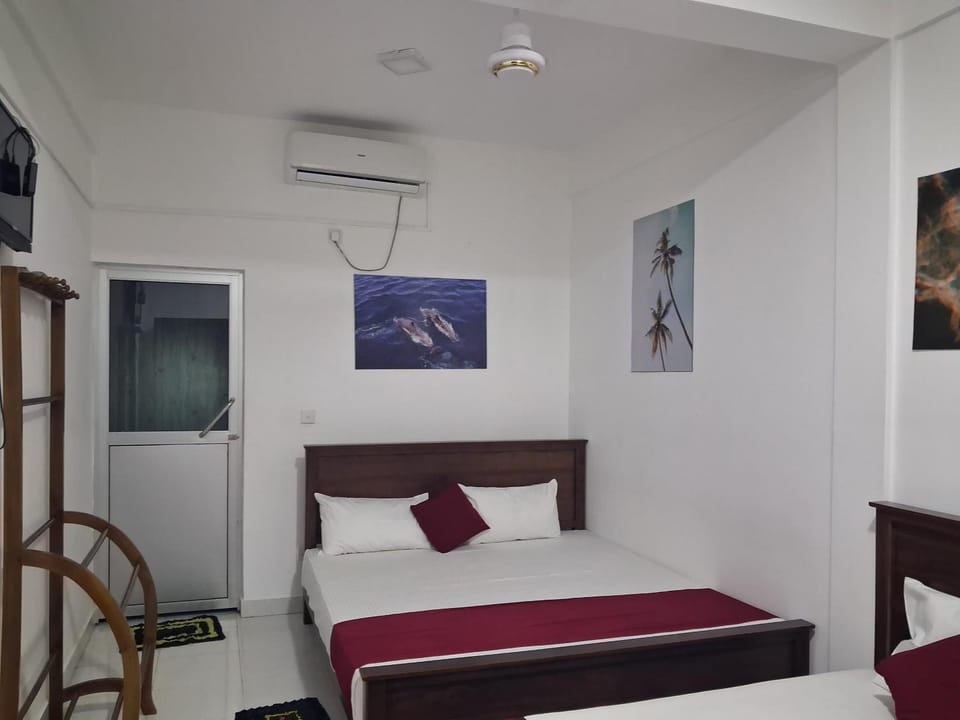 Bed, Photo of the whole room, Bedroom, air conditioner