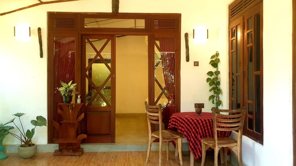 Facade/entrance, Dining area