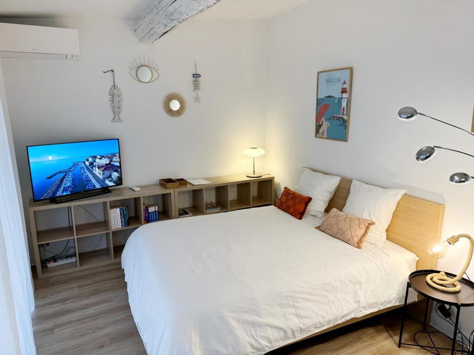 TV and multimedia, Photo of the whole room, internet, air conditioner