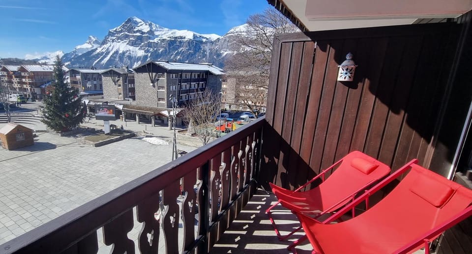 Patio, Nearby landmark, Day, View (from property/room), Balcony/Terrace, Mountain view