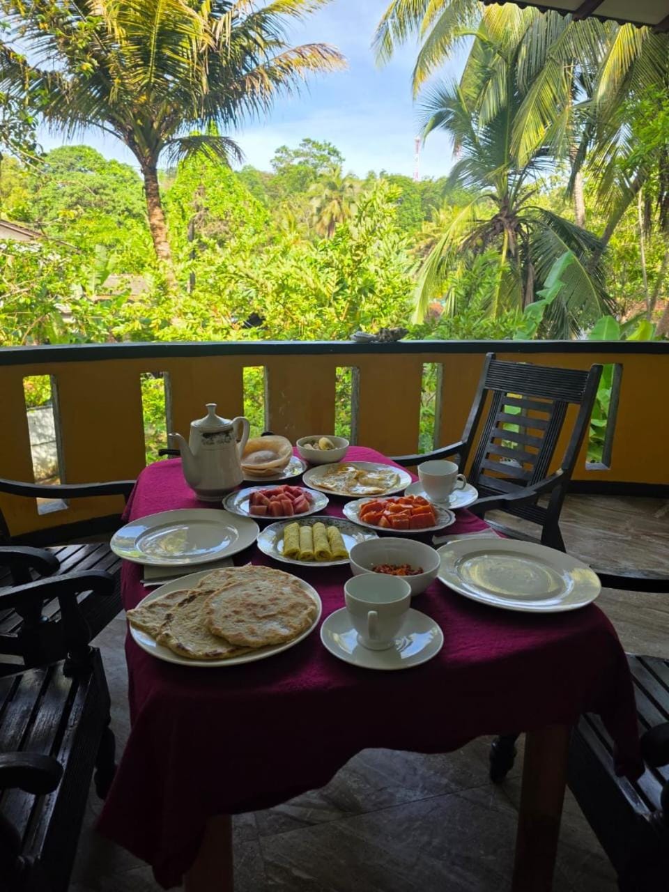 Patio, Day, Natural landscape, Garden, View (from property/room), Balcony/Terrace, Food and drinks, Seating area, Food, Garden view, Mountain view, Breakfast