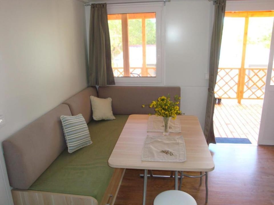 Mobile home Sea Jezera Village, otok Murter Apartment in Tisno