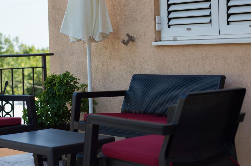 Spring, Day, Night, Natural landscape, Summer, Balcony/Terrace, Seating area, Autumn, Location, Sunrise, Sunset, hair dresser, hair dresser