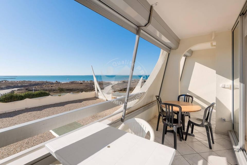 As21522 - P2 climatisé avec belle vue sur la Mer avec piscine et parking privé Apartment in Le Grau-du-Roi