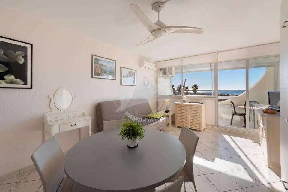 As21522 - P2 climatisé avec belle vue sur la Mer avec piscine et parking privé Apartment in Le Grau-du-Roi