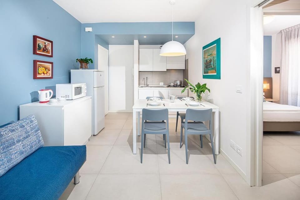 Kitchen or kitchenette, Living room, kitchen