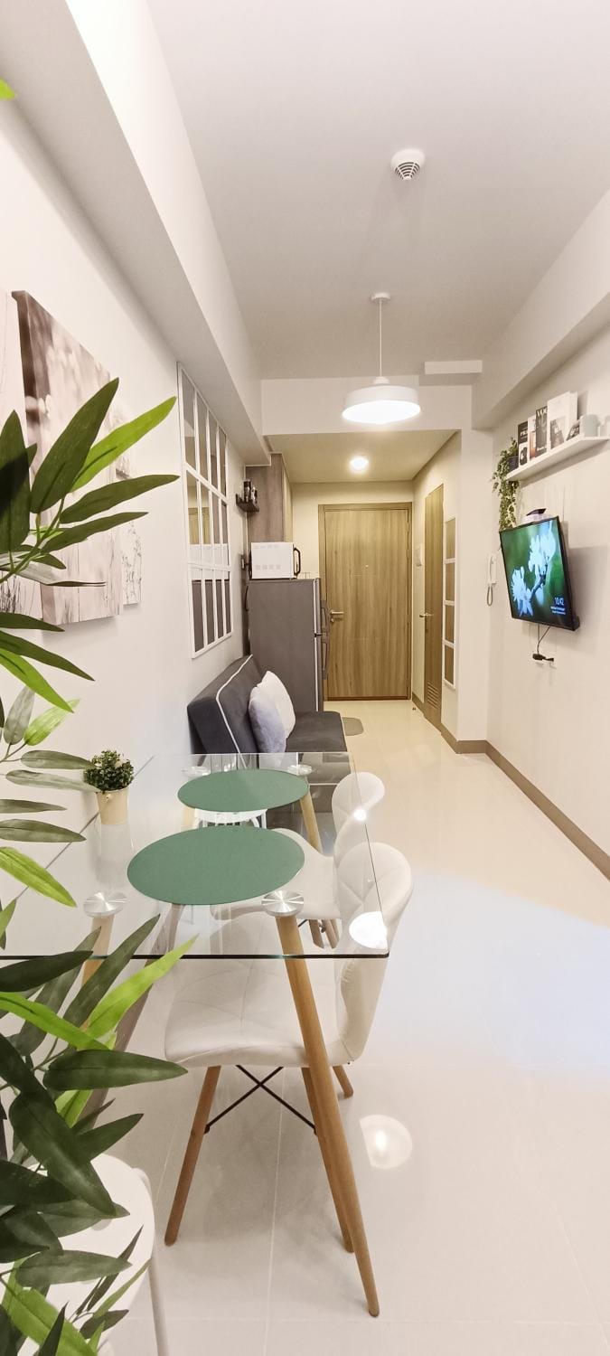 SMDC Coast Residences near PICC World Trade Center MOA Apartment hotel in Pasay